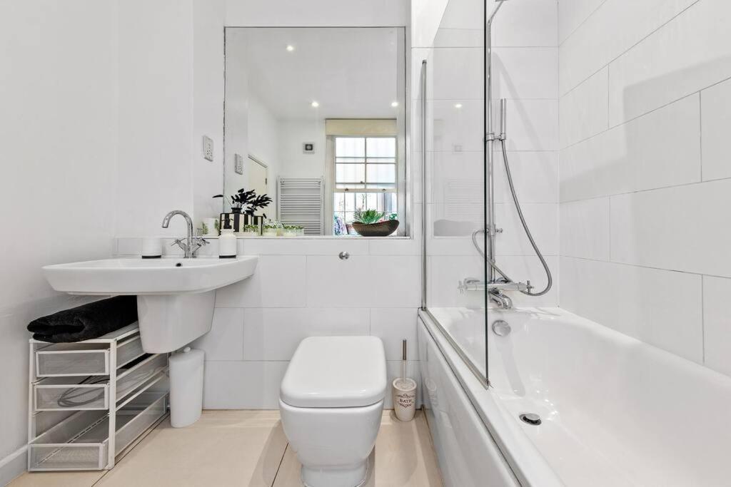 3 Bedroom Flat In Haymarket London Sleeps 14 Hy1 Dış mekan fotoğraf
