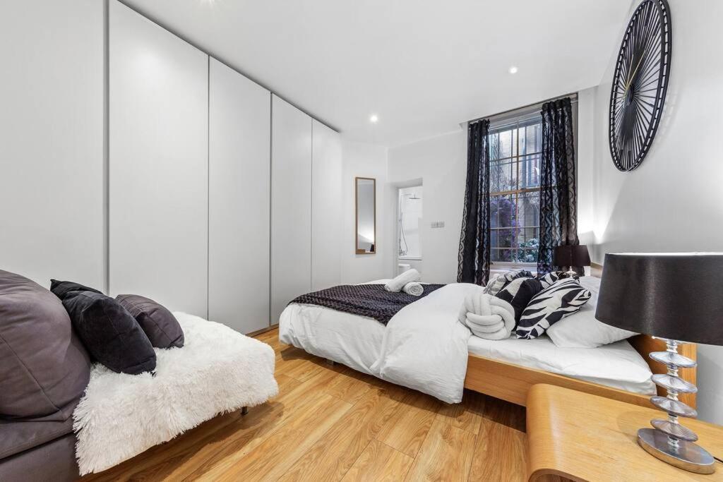3 Bedroom Flat In Haymarket London Sleeps 14 Hy1 Dış mekan fotoğraf